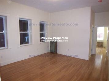 21 Aberdeen St, Fenway