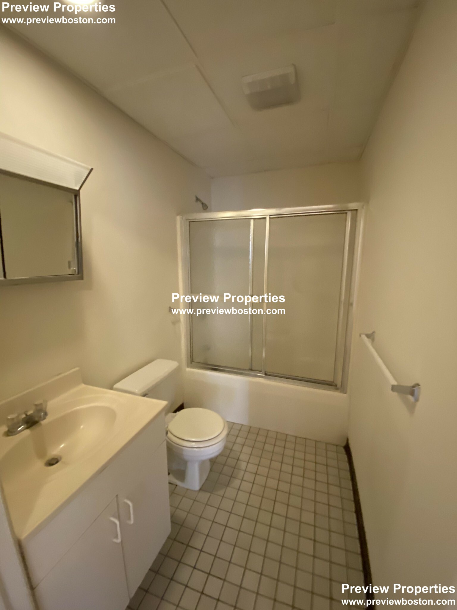 81 Essex St, Chinatown