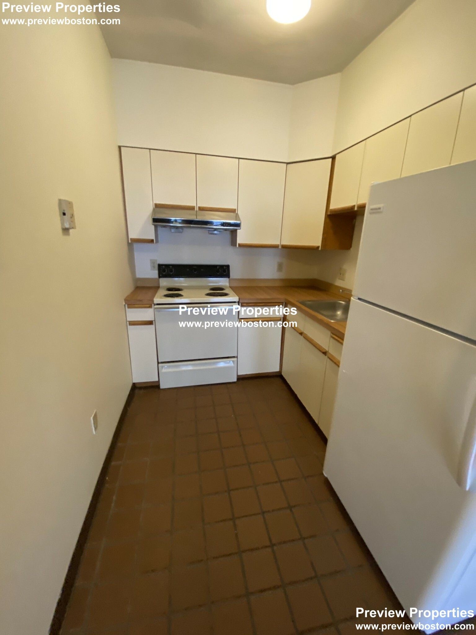 81 Essex St, Chinatown