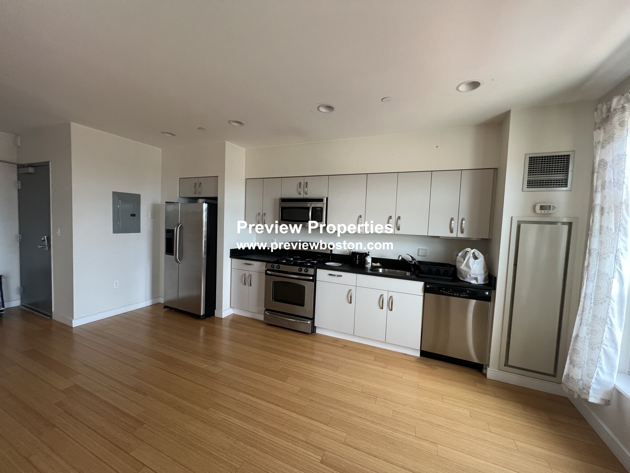 601 Albany St, South End