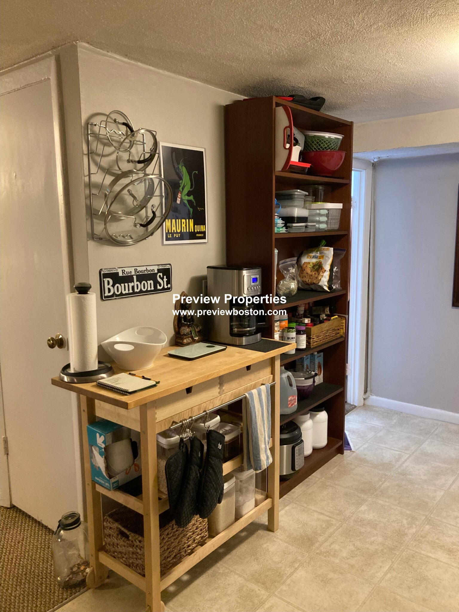 35 Westgate Rd, Chestnut Hill