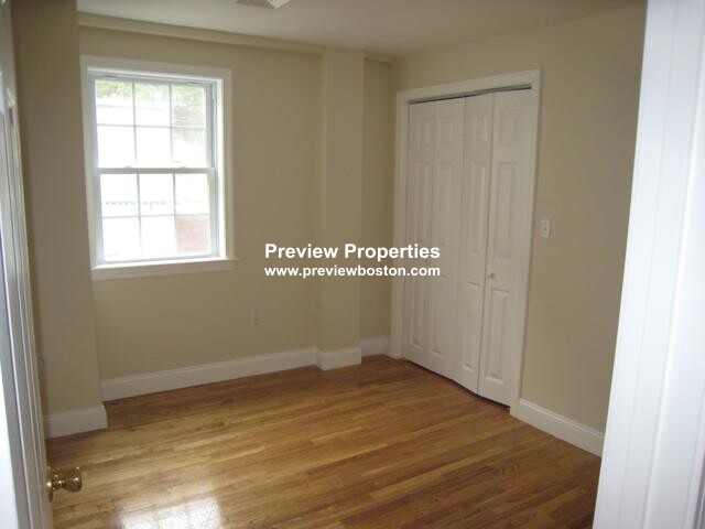 59 Day St, Jamaica Plain