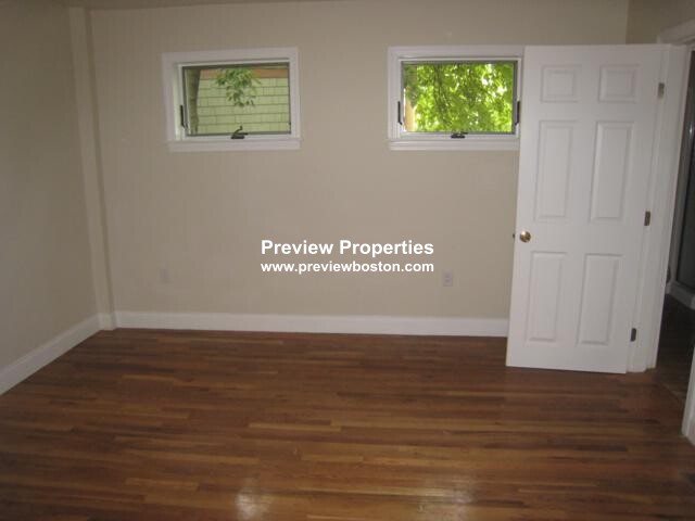 59 Day St, Jamaica Plain