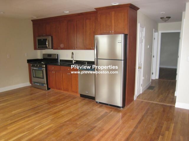 59 Day St, Jamaica Plain