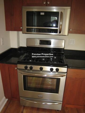 59 Day St, Jamaica Plain