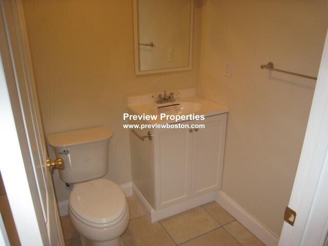 59 Day St, Jamaica Plain