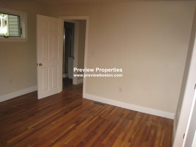 57 Day St, Jamaica Plain