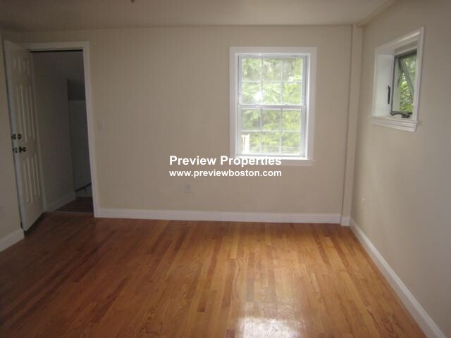 57 Day St, Jamaica Plain