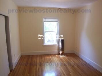 18 Fairbanks St, Brighton