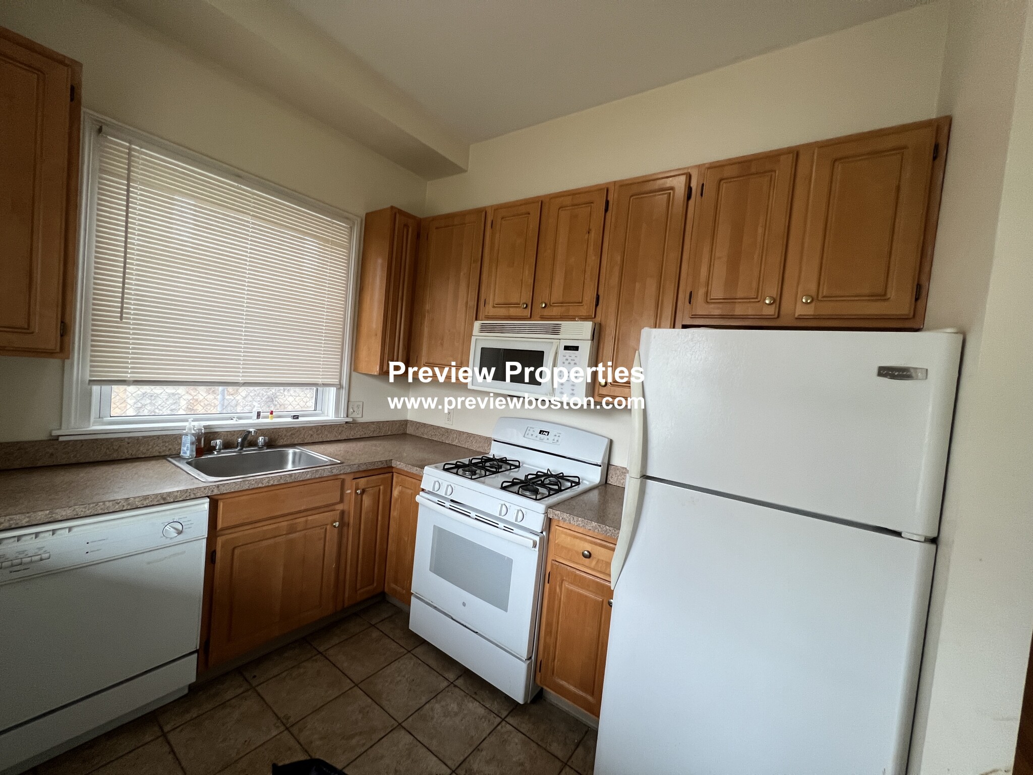 9 Gardner Ter, Allston