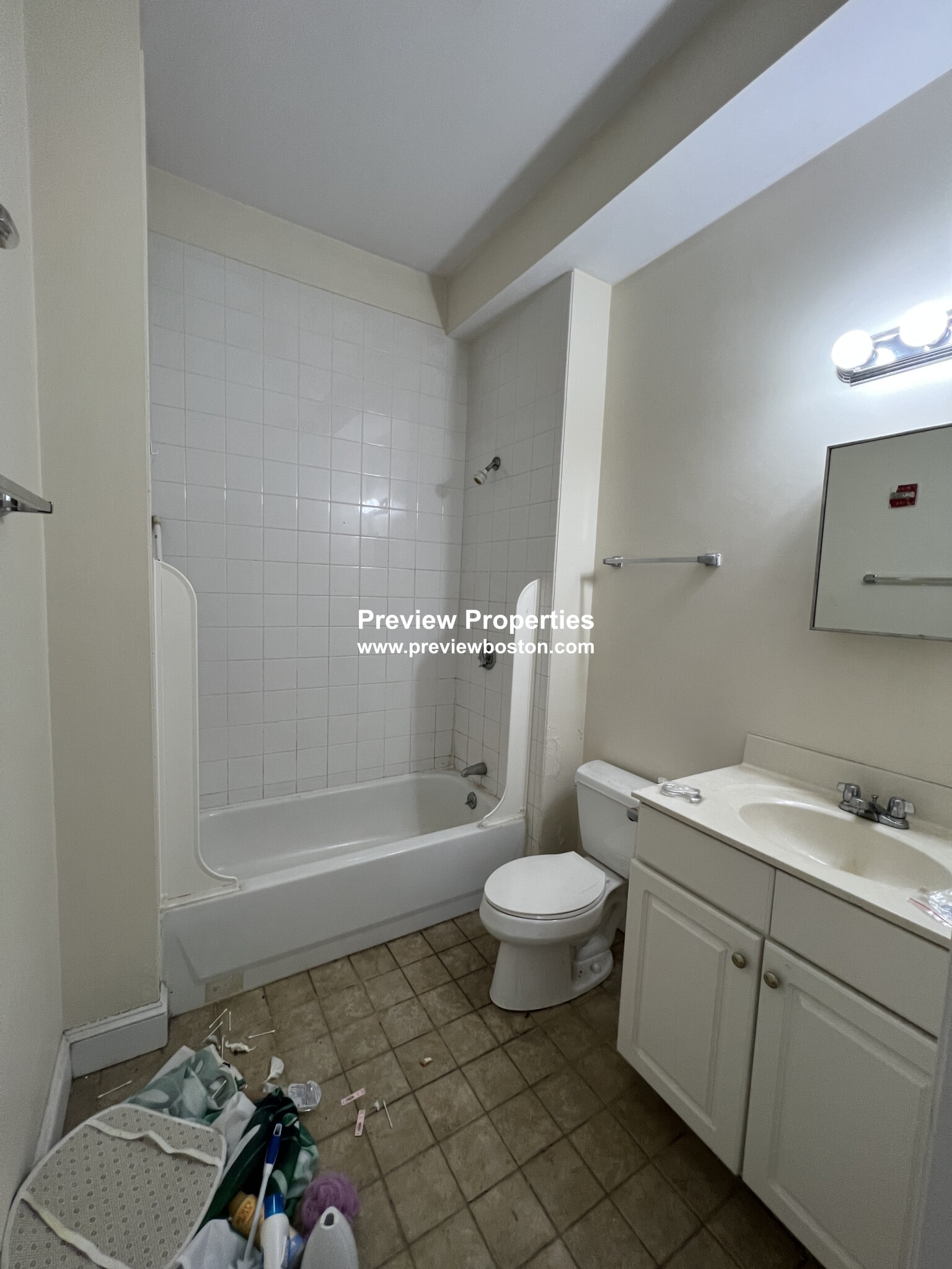 9 Gardner Ter, Allston