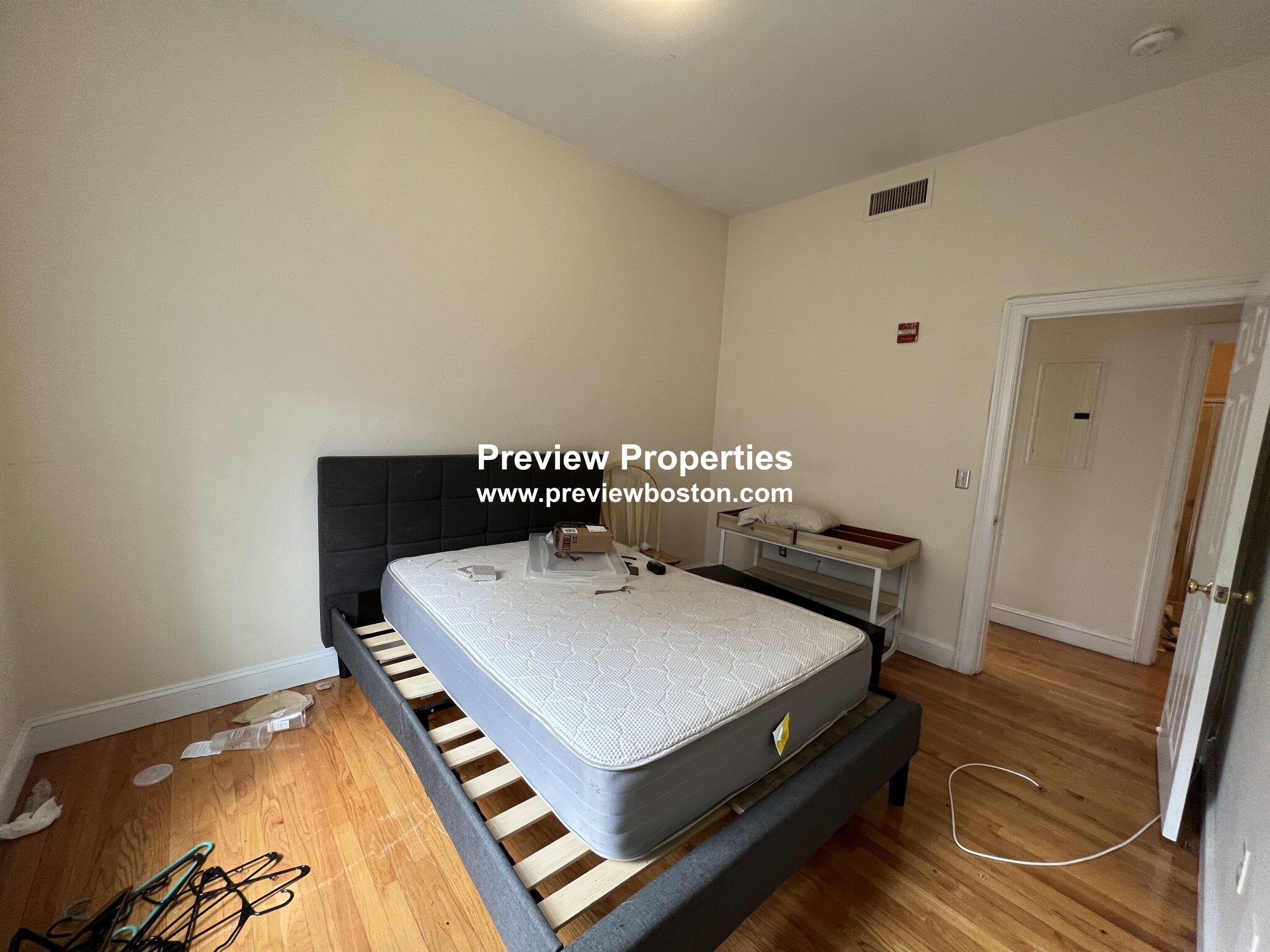 9 Gardner Ter, Allston