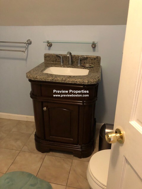 195 Lake St, Brighton