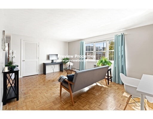 59 Bynner St, Jamaica Plain