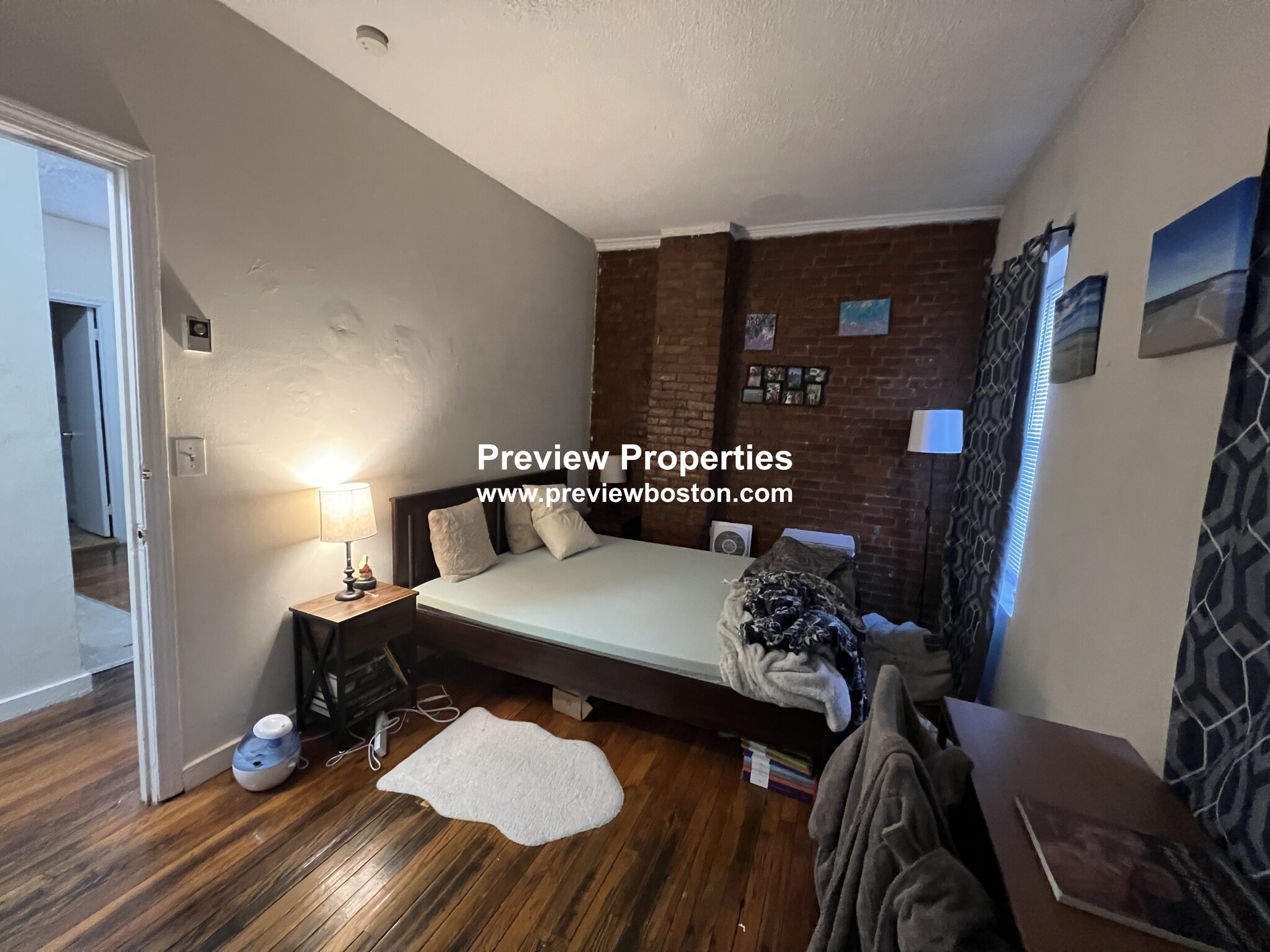 886 Huntington Ave, Jamaica Plain