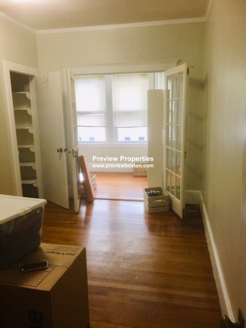 128 Glenville Ave, Allston