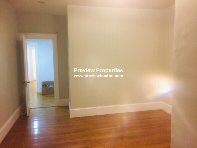 128 Glenville Ave, Allston