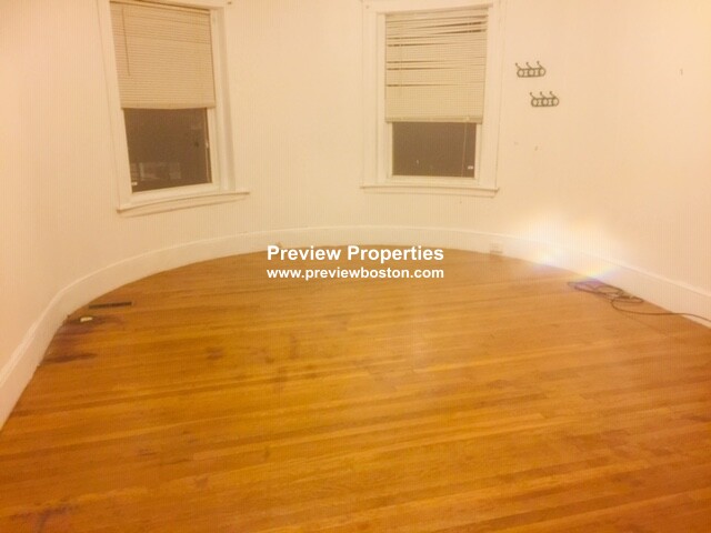 128 Glenville Ave, Allston