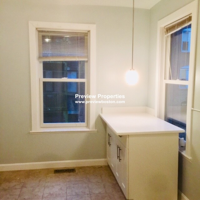 128 Glenville Ave, Allston