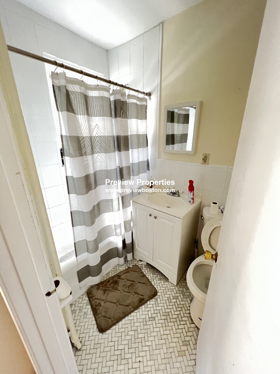 1607 Commonwealth Ave, Brighton