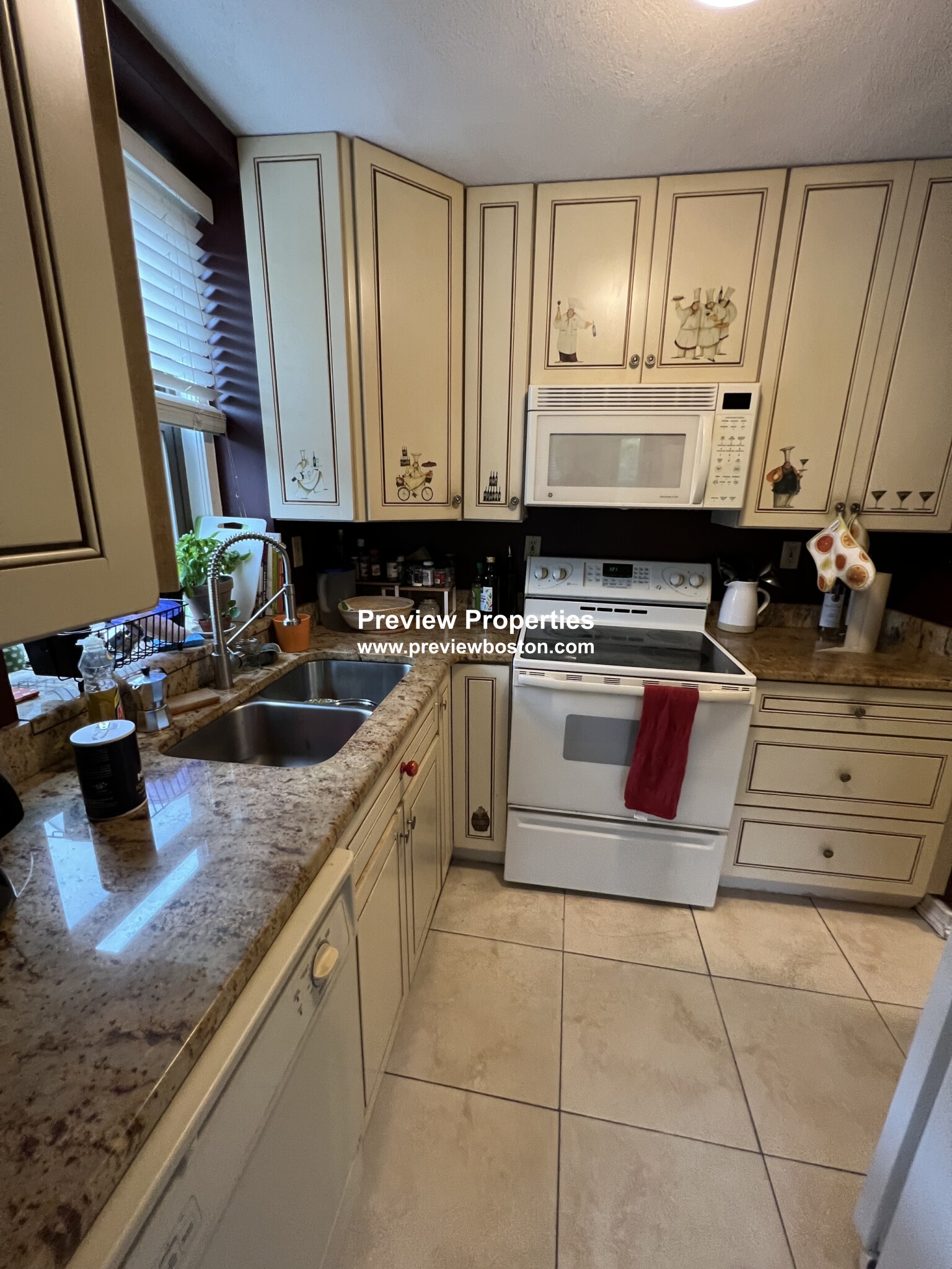 1427 Commonwealth Ave, Allston