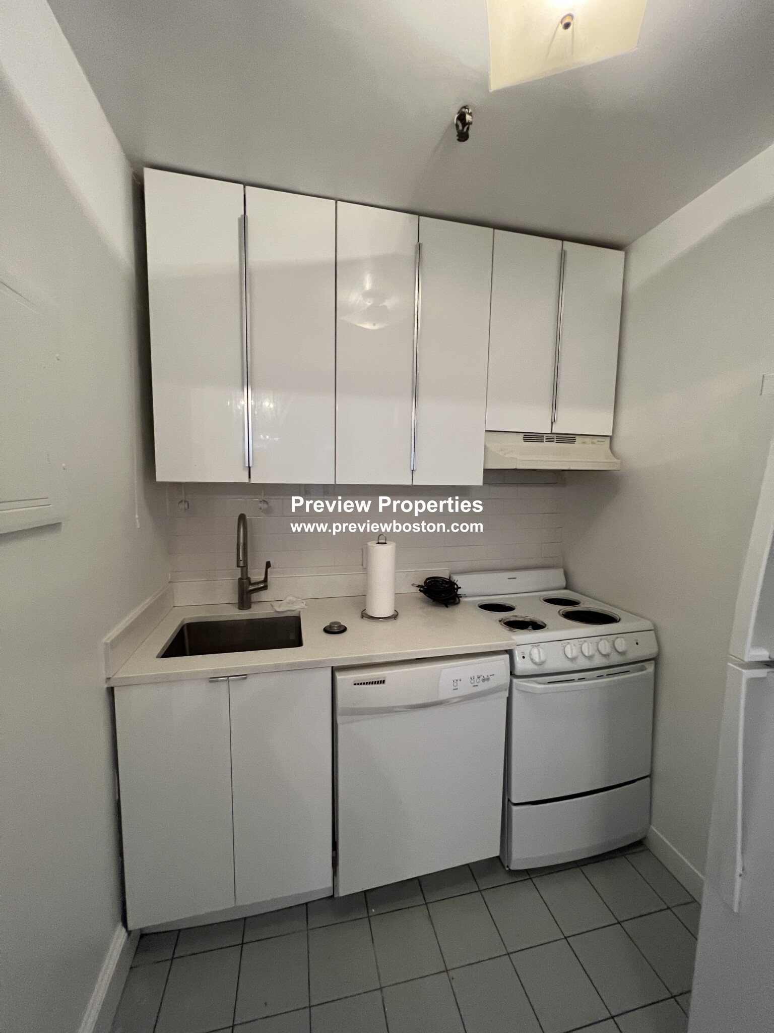 869 Beacon St, Fenway