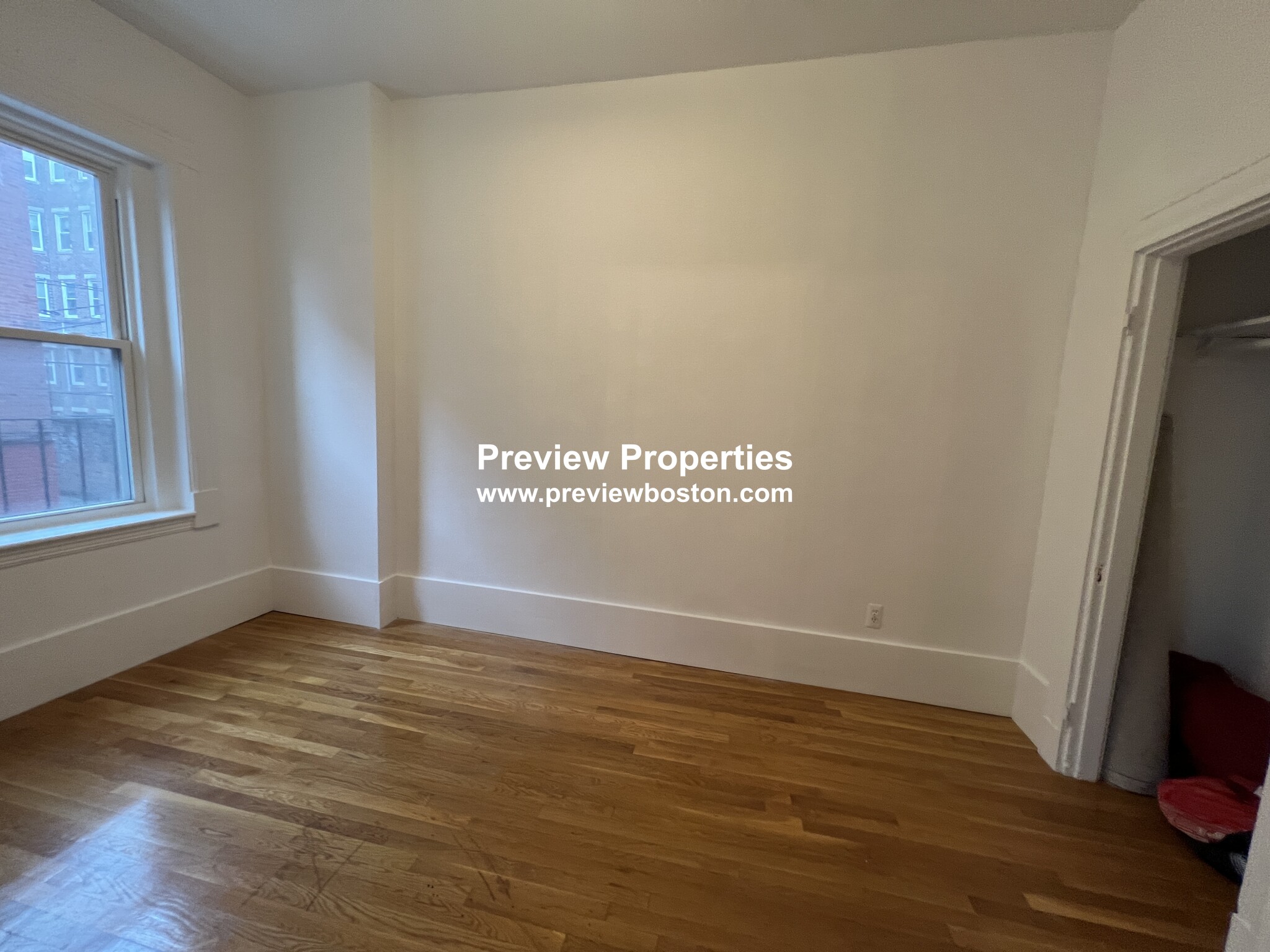 869 Beacon St, Fenway