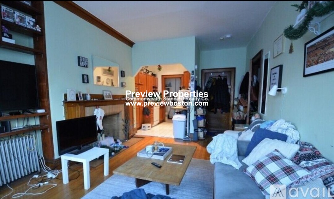 849 Beacon St, Fenway