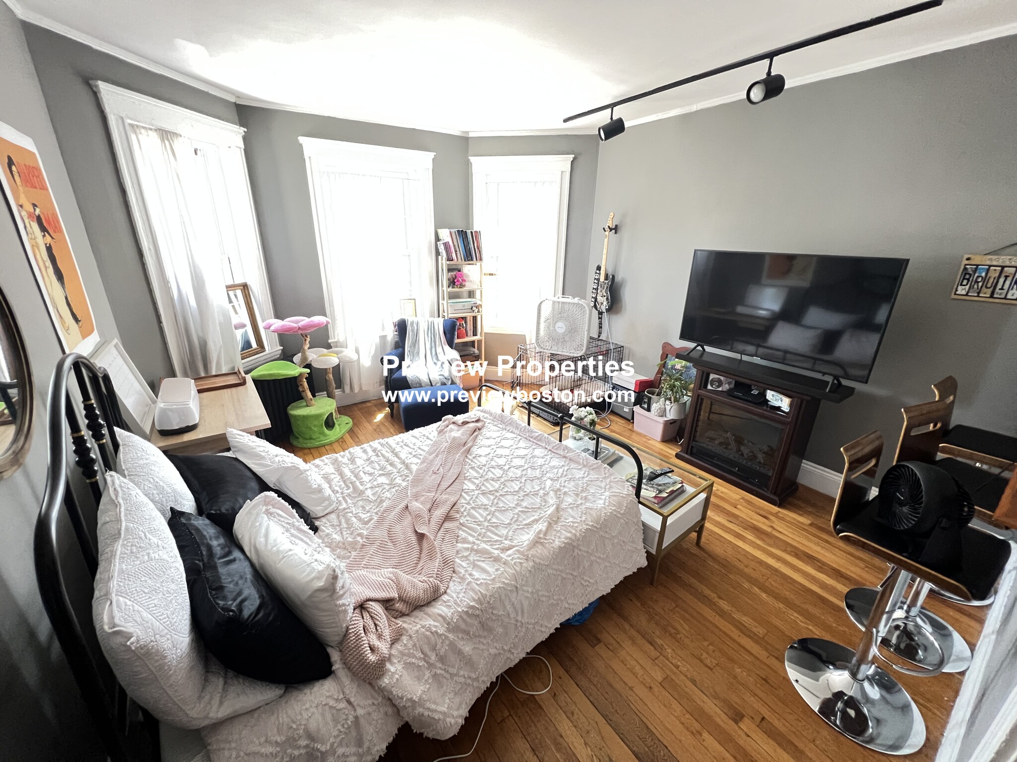 1572 Commonwealth Ave, Brighton