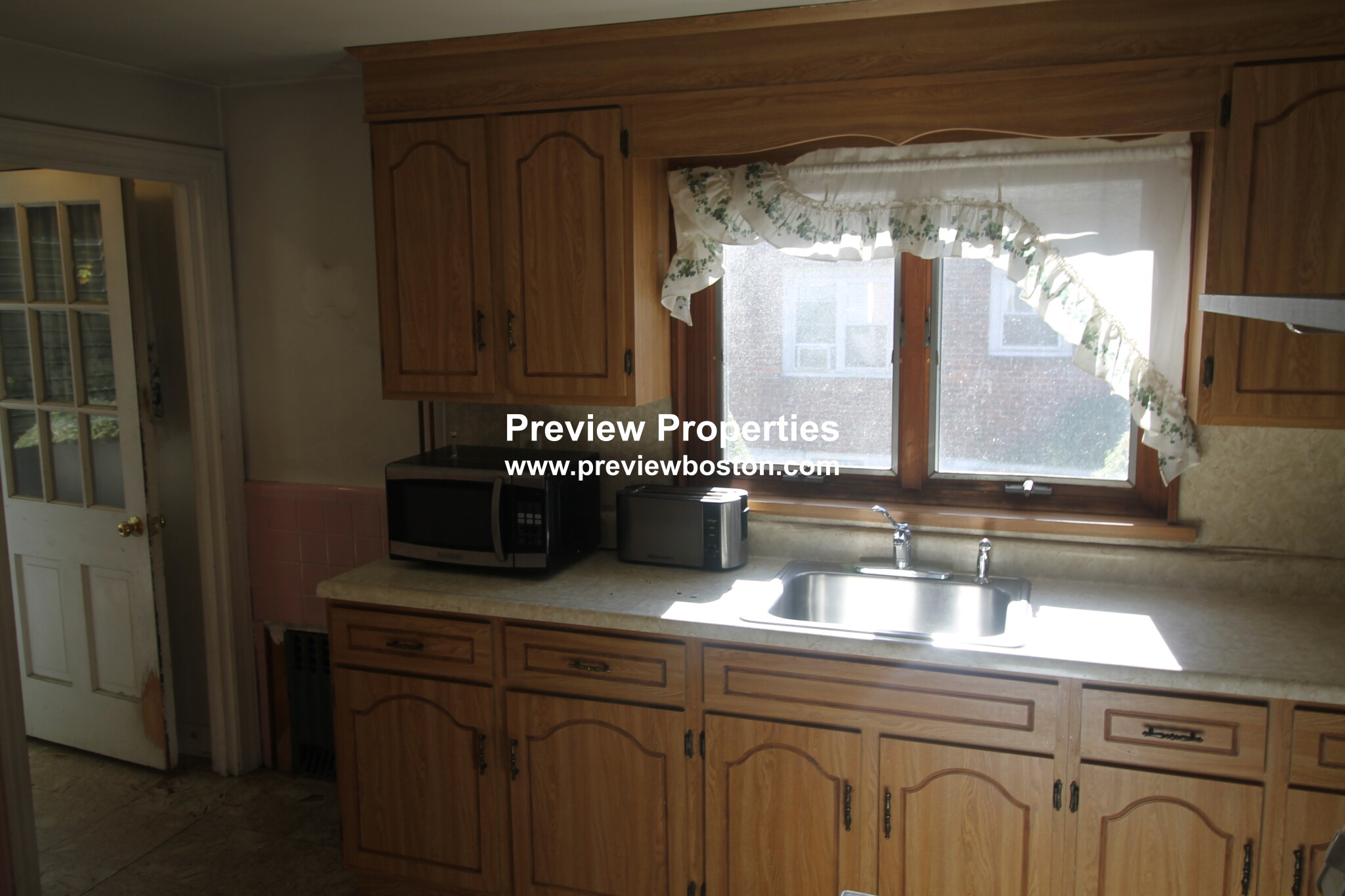 14 Caltha Rd, Chestnut Hill