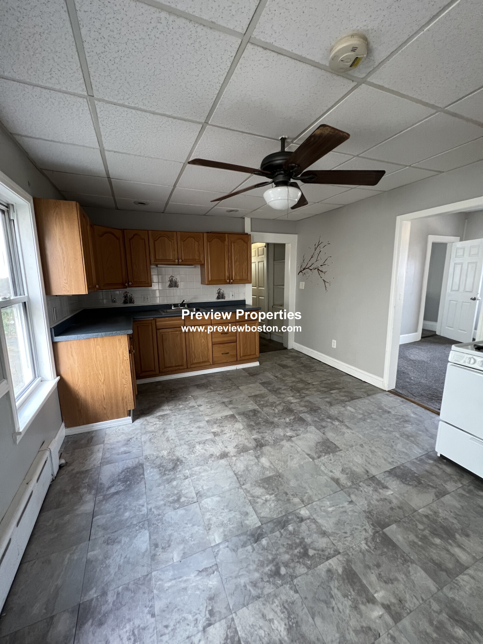 696 Broadway, Everett