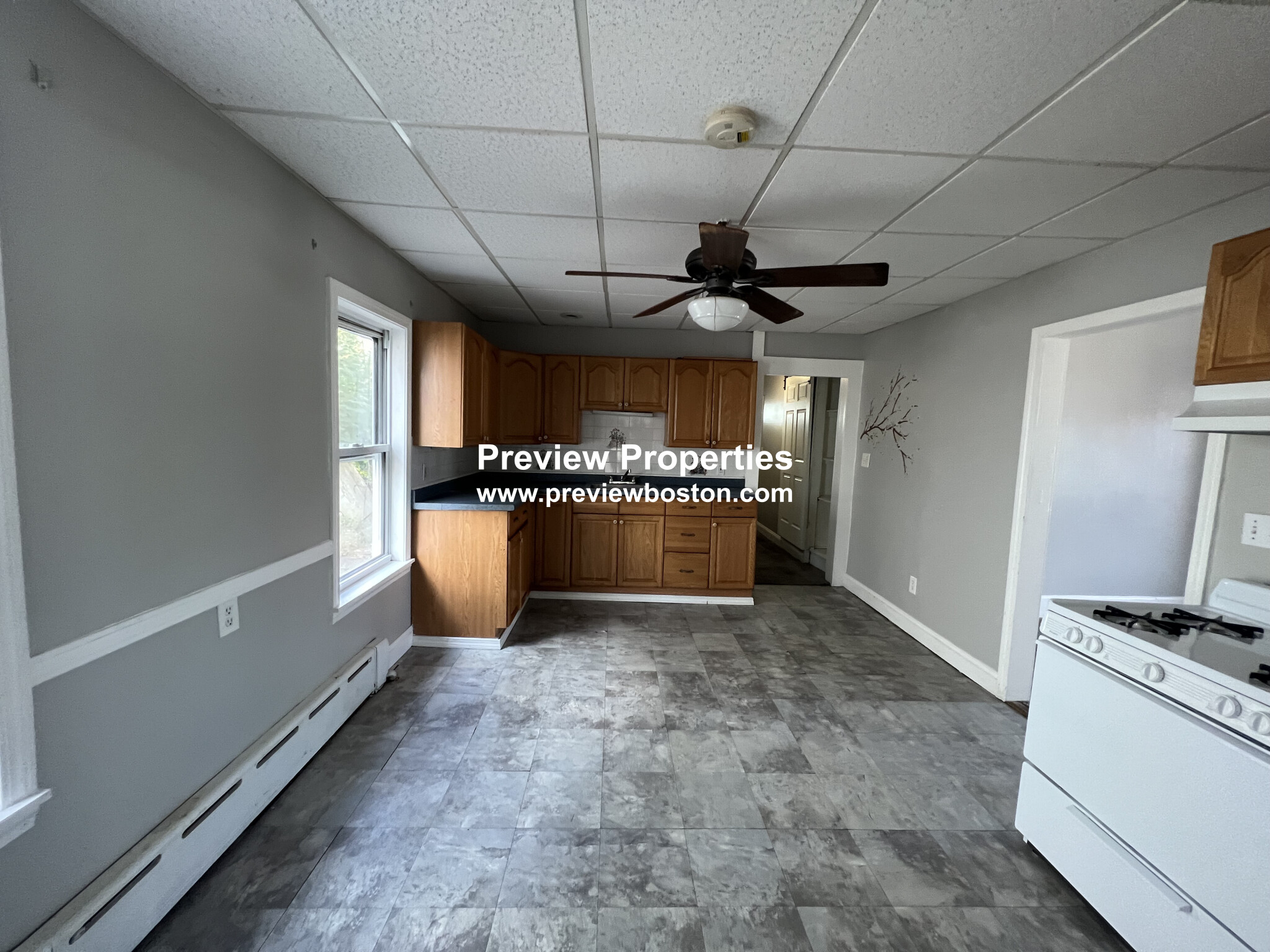 696 Broadway, Everett