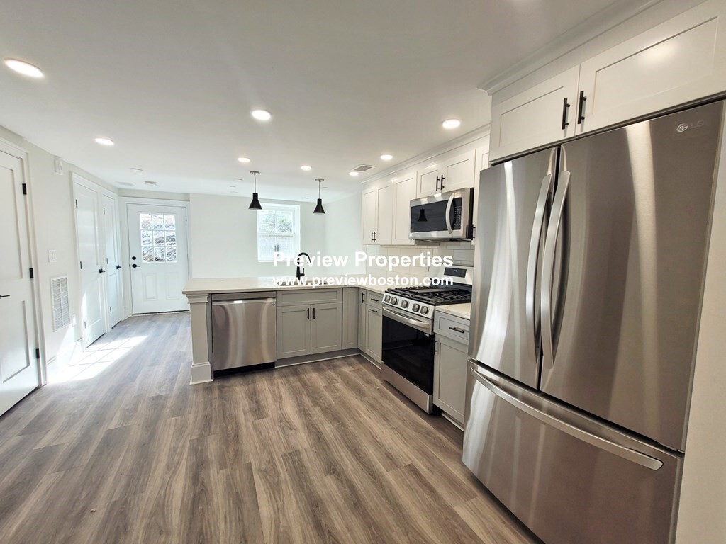 81 White St, East Boston