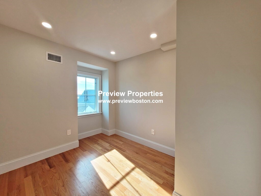 81 White St, East Boston