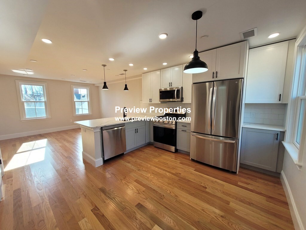 81 White St, East Boston