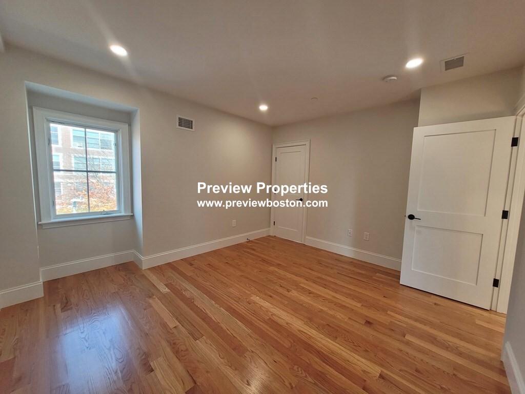 81 White St, East Boston