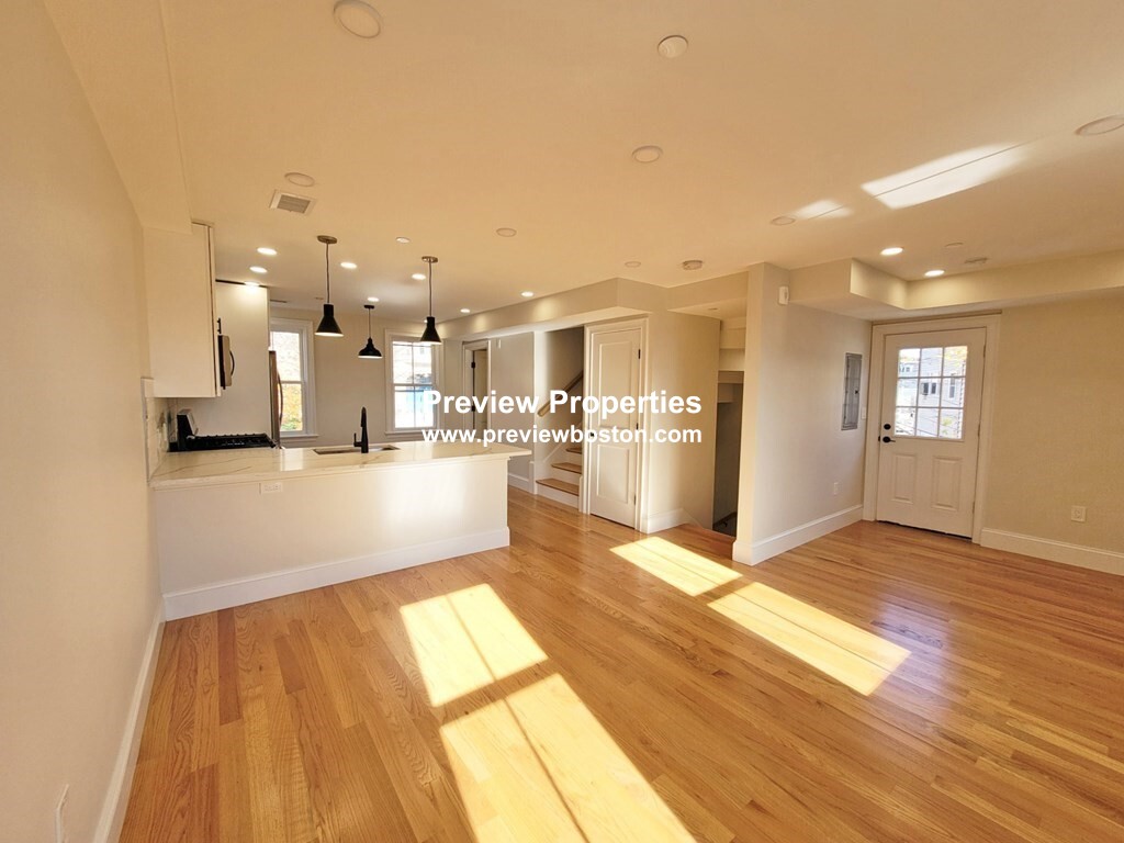 81 White St, East Boston