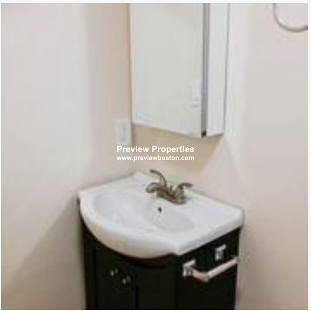 712 Shawmut Ave, South End