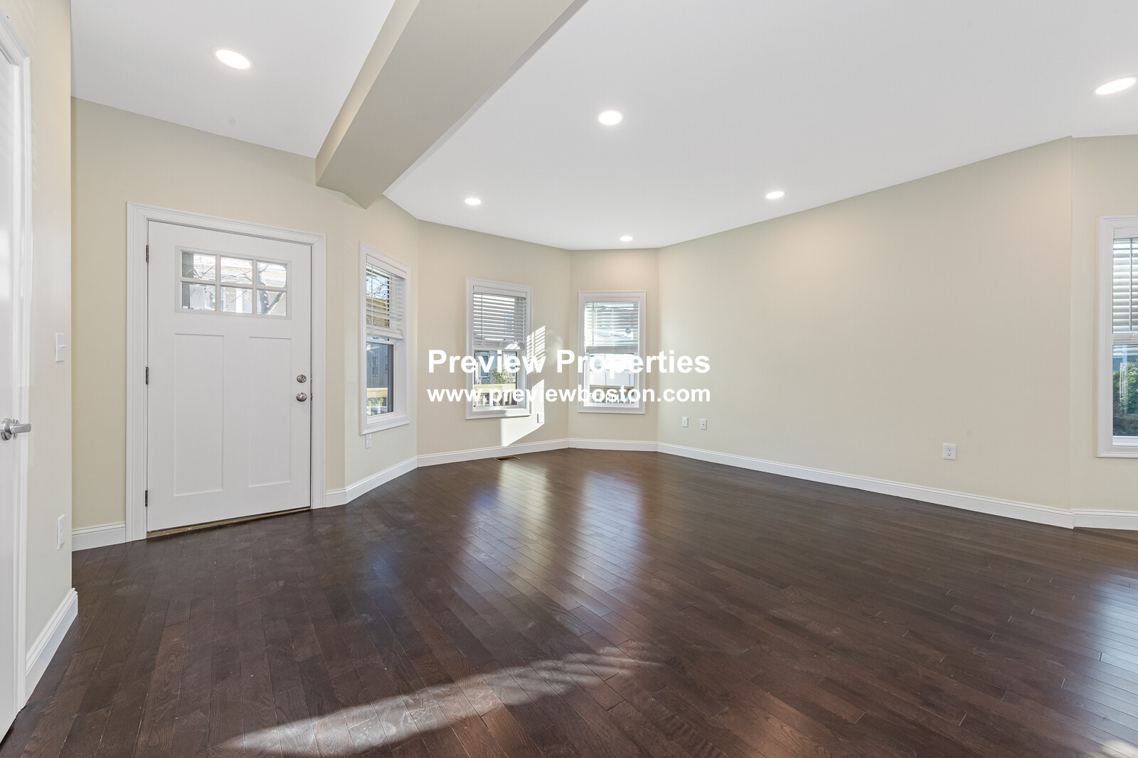 62 Bradbury Ave, Medford