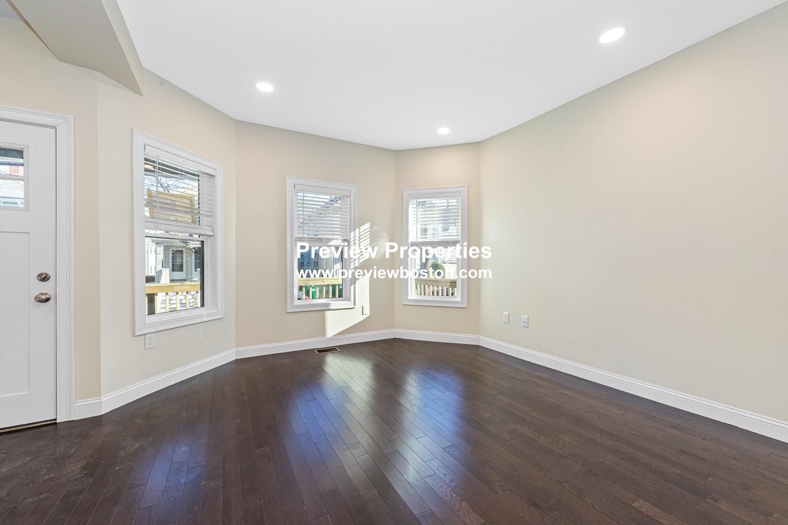 62 Bradbury Ave, Medford