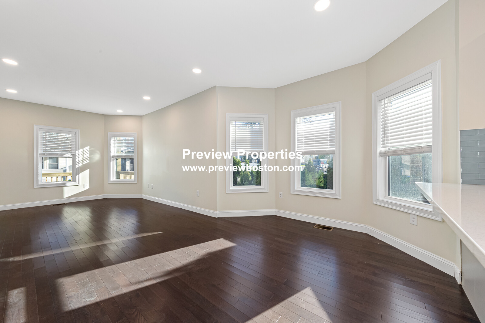 62 Bradbury Ave, Medford