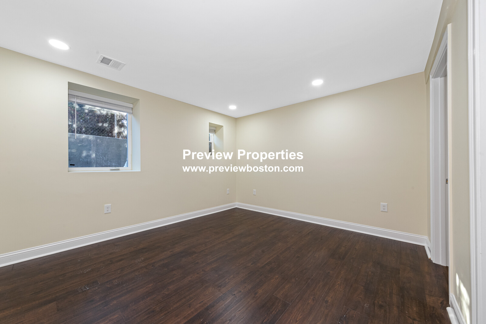 62 Bradbury Ave, Medford