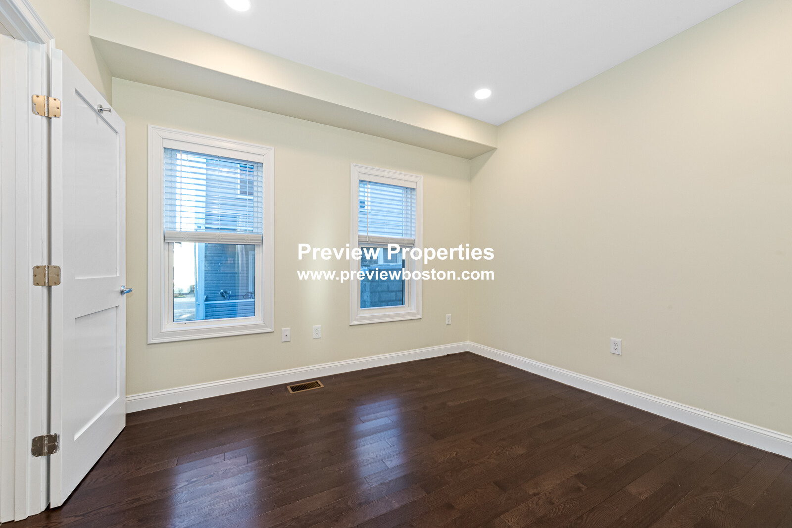 62 Bradbury Ave, Medford