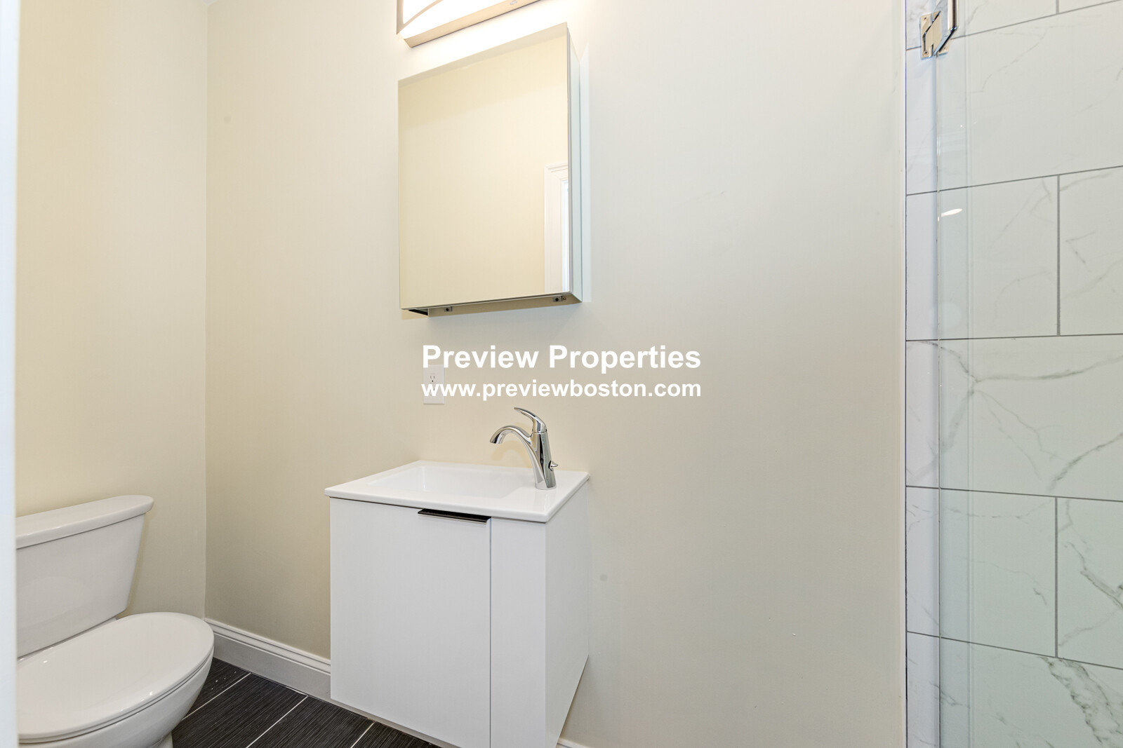 62 Bradbury Ave, Medford