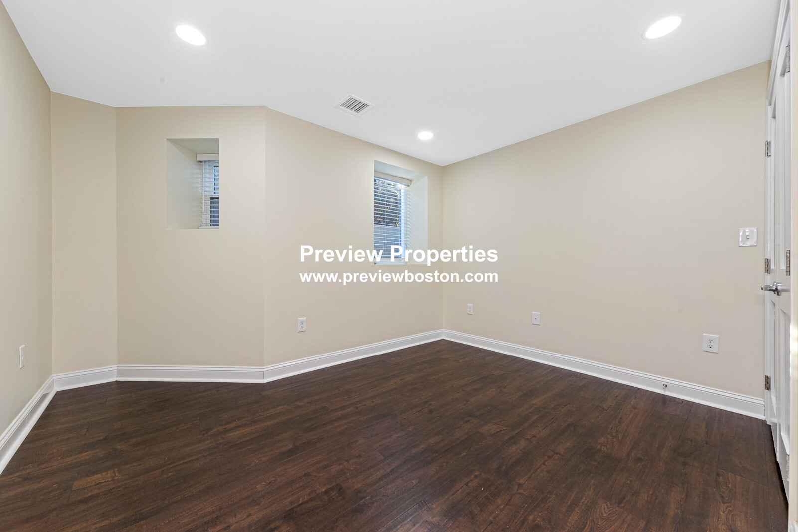 62 Bradbury Ave, Medford