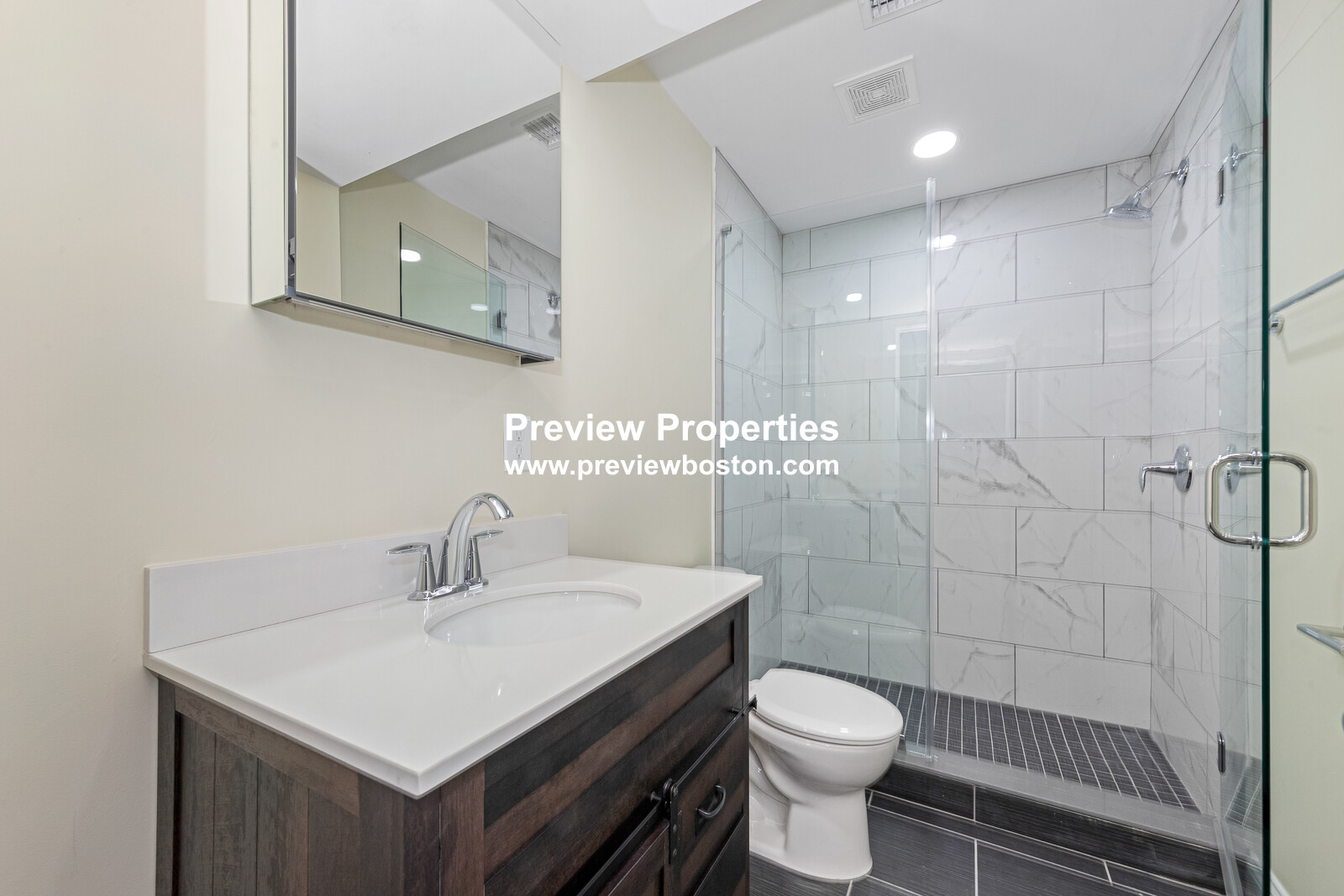 62 Bradbury Ave, Medford