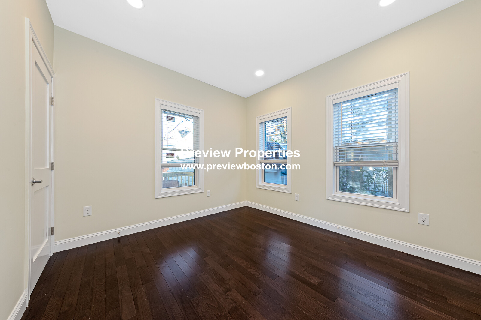 62 Bradbury Ave, Medford