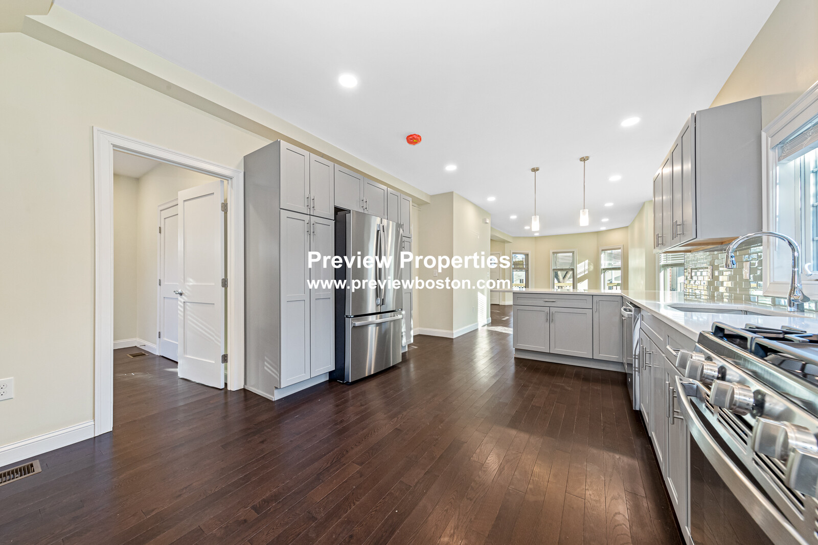 62 Bradbury Ave, Medford