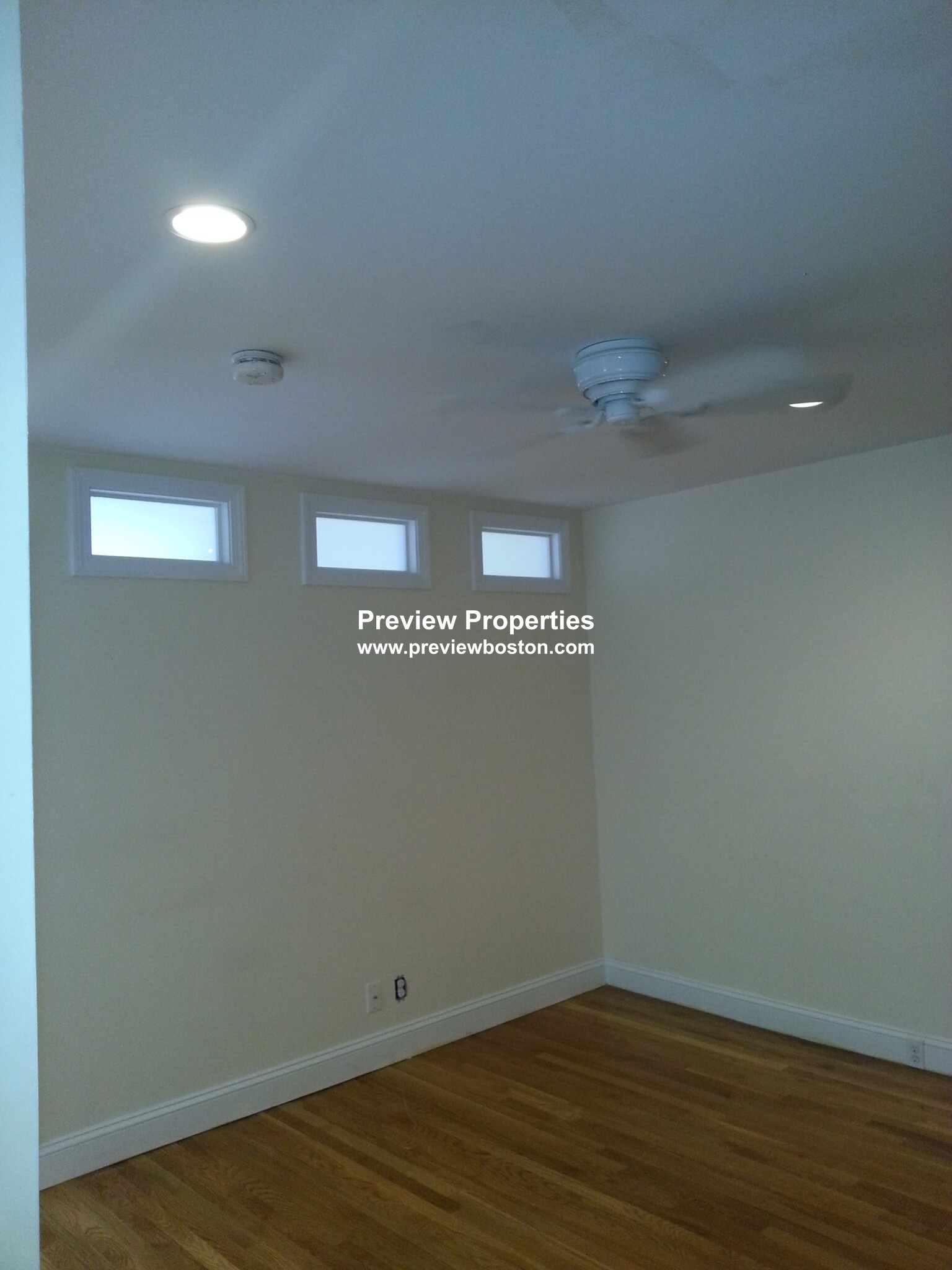 324 Saint Paul St, Longwood