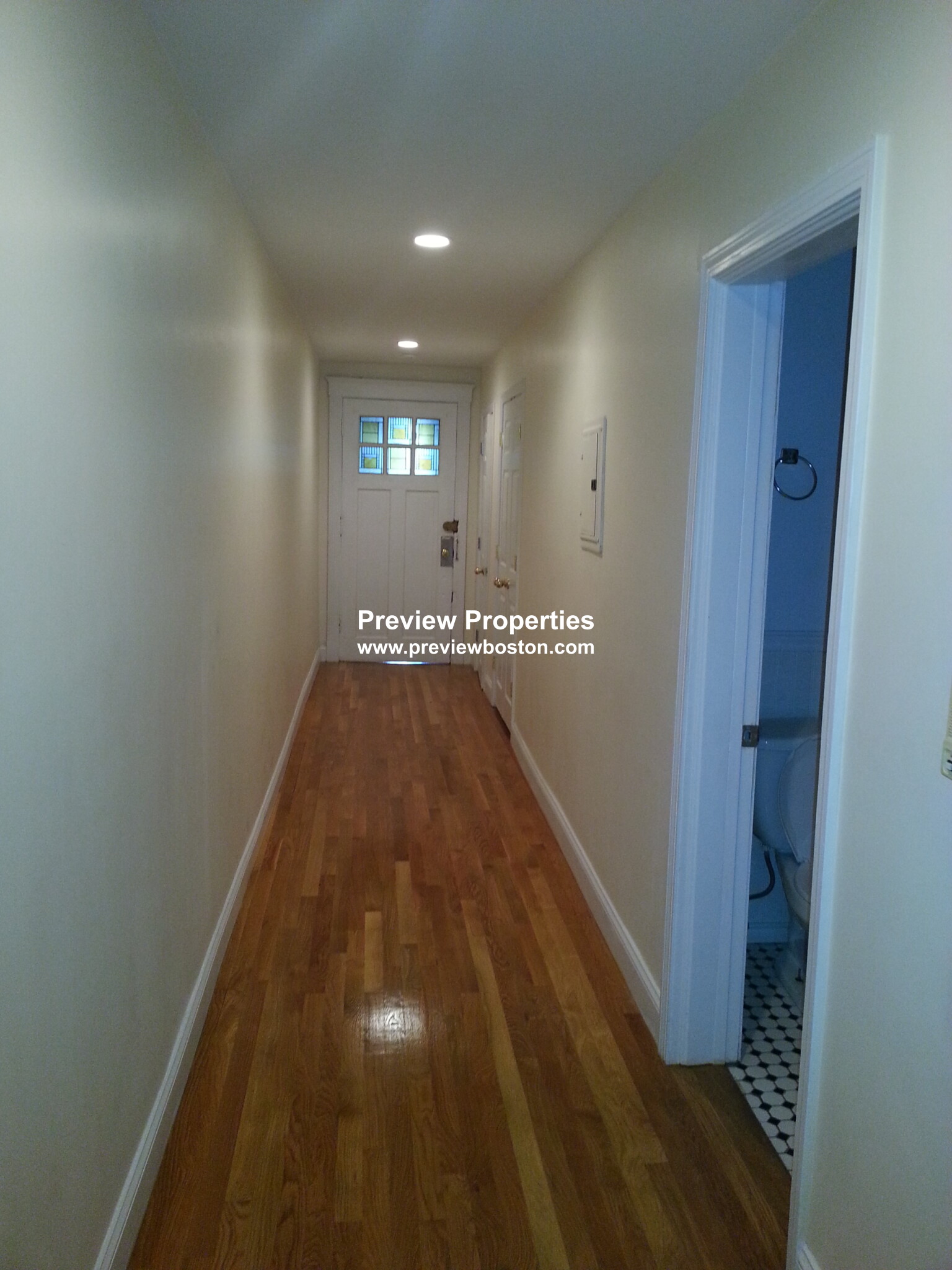 324 Saint Paul St, Longwood